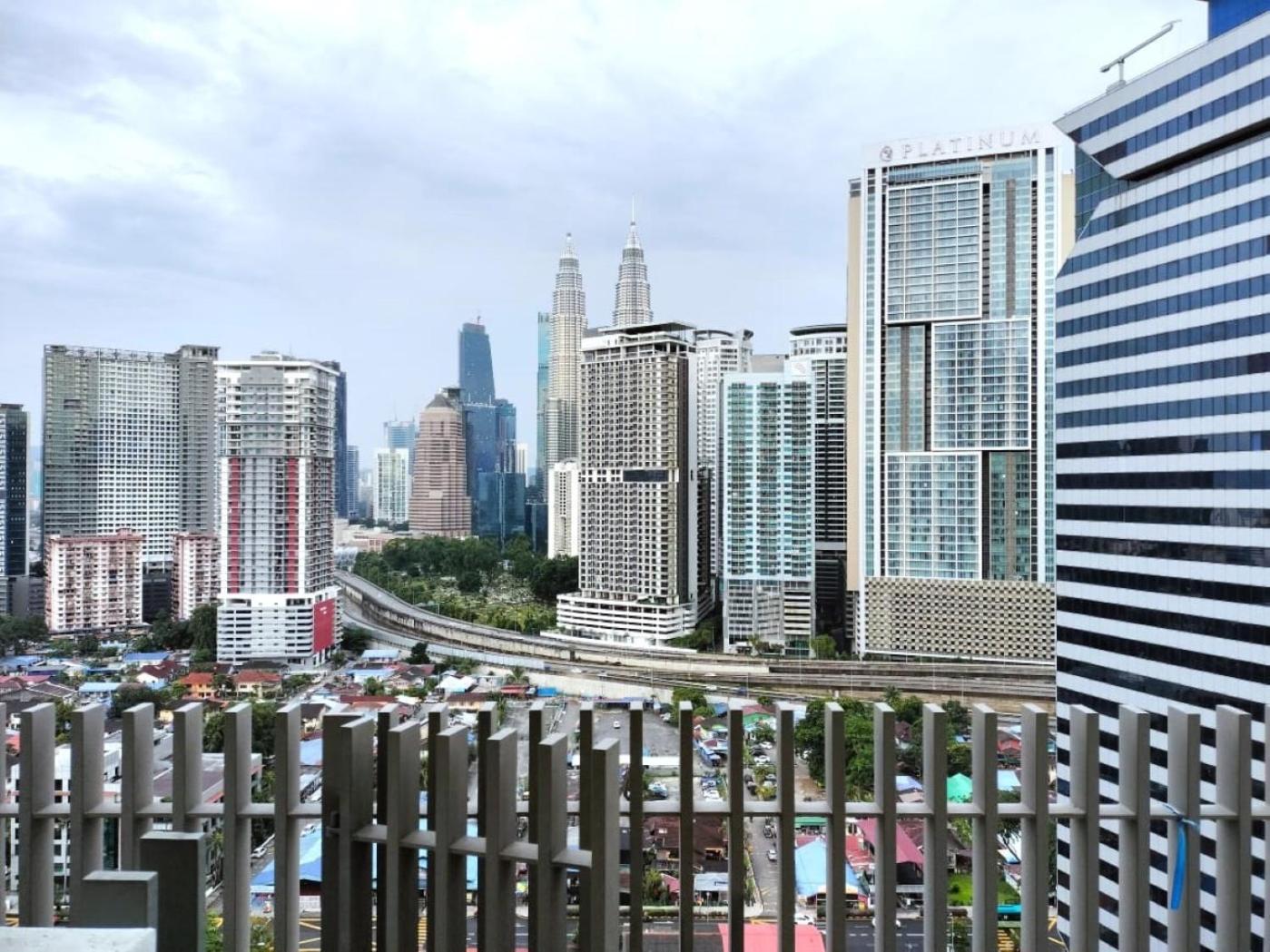 The Luxe Suites Infinitum Klcc Куала Лумпур Екстериор снимка
